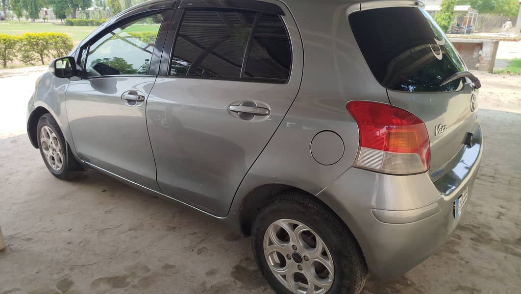 Toyota Vitz 2010 5