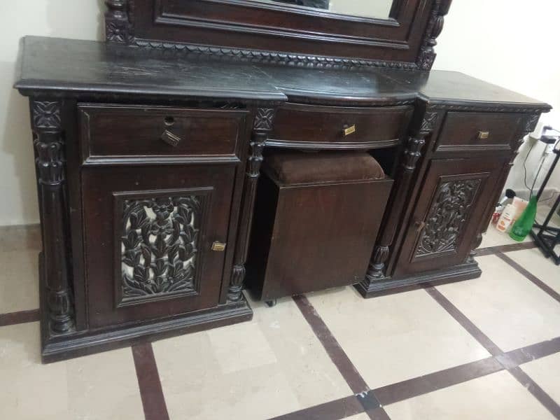 Dressing Table German glass 2