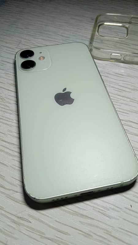 iPhone 12 mini (128 GB) 3