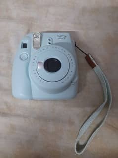 Polaroid camera (fujifilm instax mini 9)