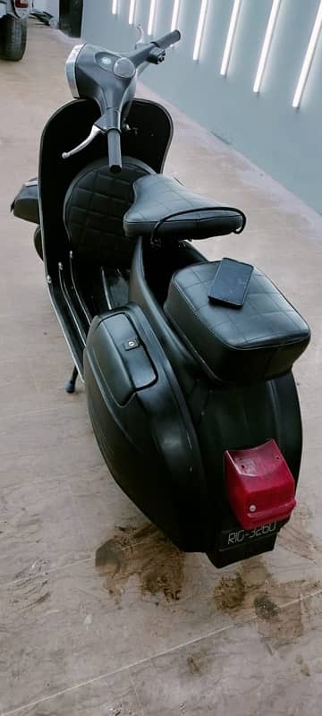 Vespa 4