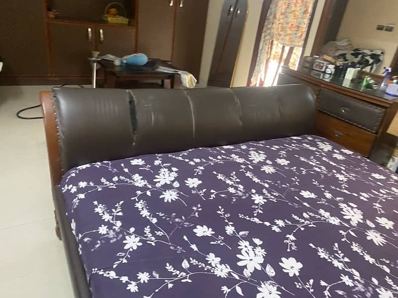 king size bed with side table , mattres and a dressing 2