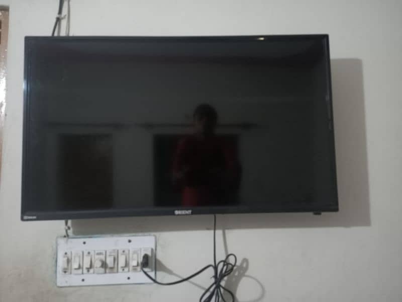 FOR SALE new 10/10 led (original ORIENT) led 32inches led 4