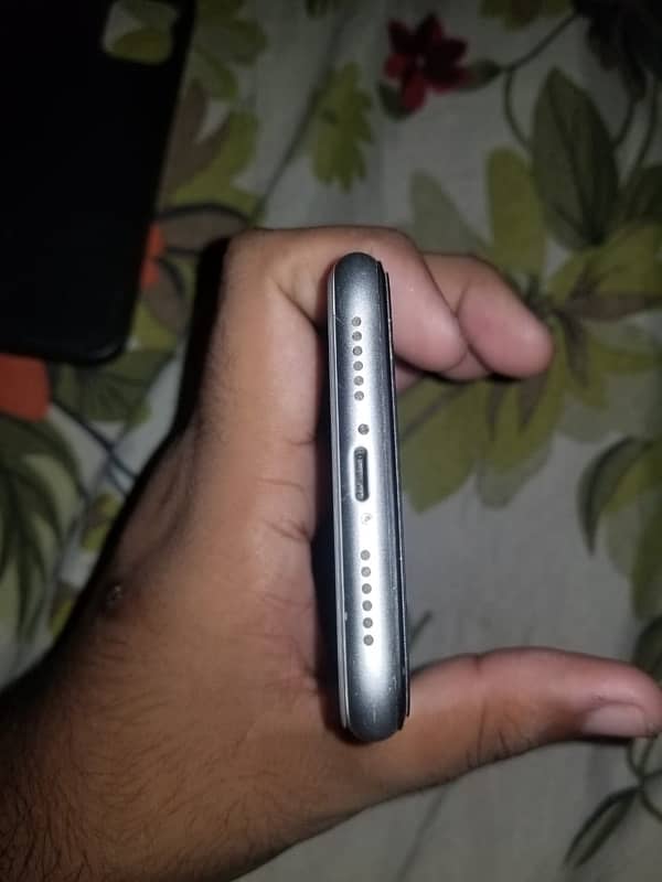 iphone xr 1