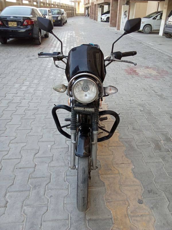 Suzuki GS 150 model 2016 9