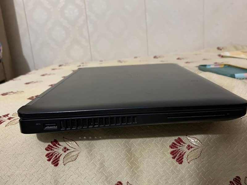 DELL LATITUDE E5470 i5 6gen | 8gb ram | 256gb 5