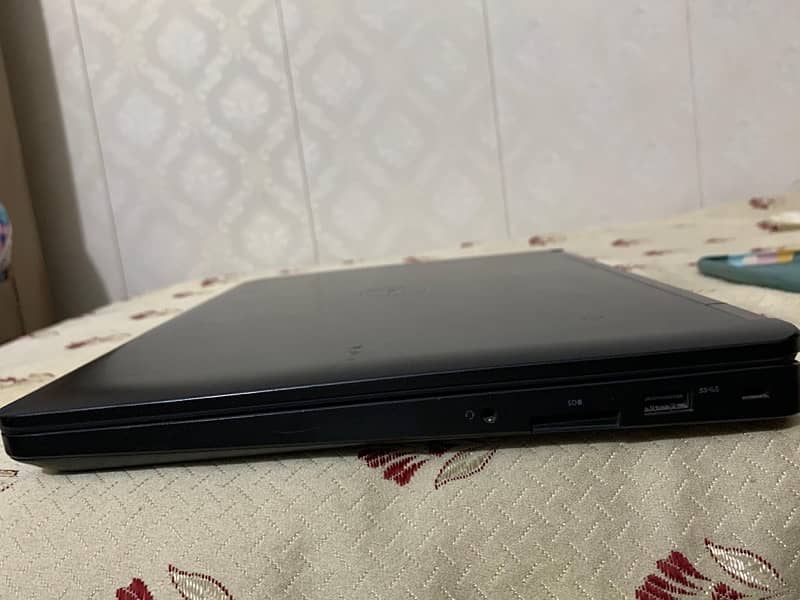 DELL LATITUDE E5470 i5 6gen | 8gb ram | 256gb 7