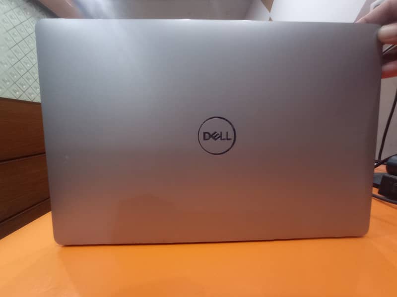 Dell Precision 3551 0