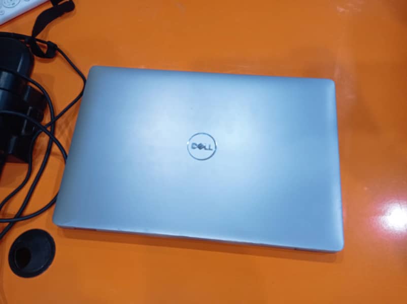 Dell Precision 3551 2