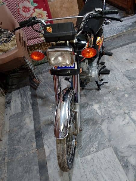 Honda 125 lush bik 8