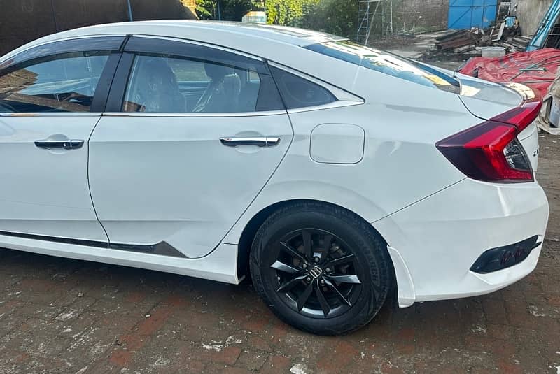 Honda Civic Oriel 2018 11