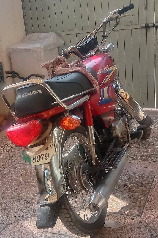 Honda CD 70 9