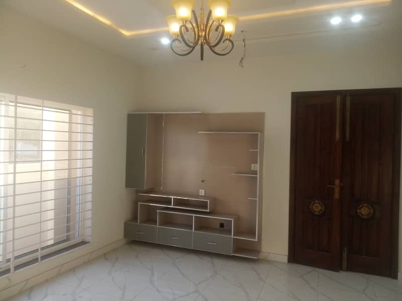 10 MARLA BRAND NEW HOUSE AVAIABLE FOR RENT 4