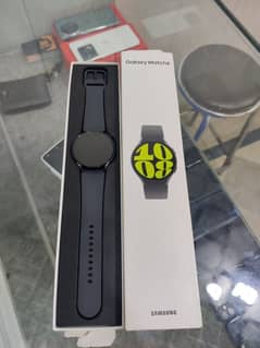 APPLE WATCH SERIES 8 & Samsung Watch 6