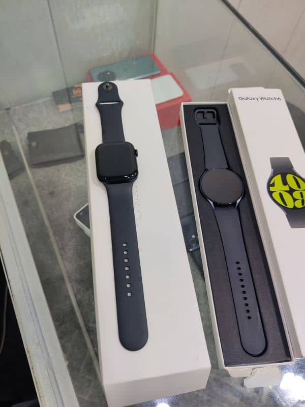 APPLE WATCH SERIES 8 & Samsung Watch 6 2