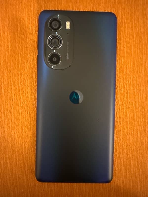 Motorola Edge Plus UW  2022 1