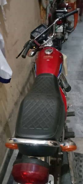 honda 125 5900km driven 2