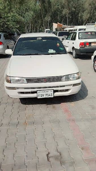 Toyota Corolla XE 2001 0