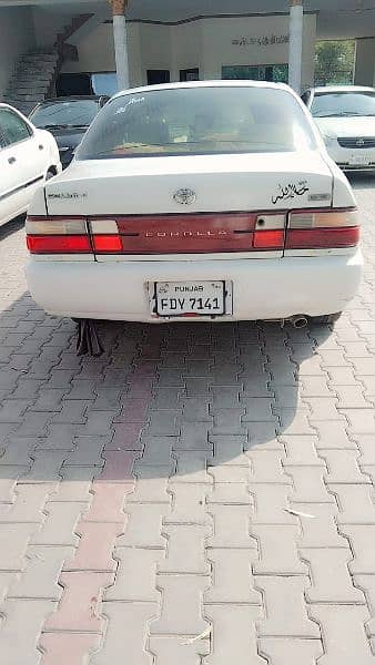 Toyota Corolla XE 2001 1