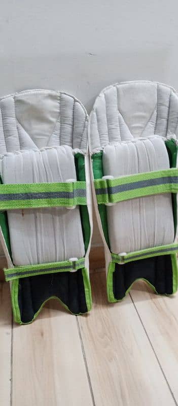 original CA somo pads for batting and wicket keeping 3