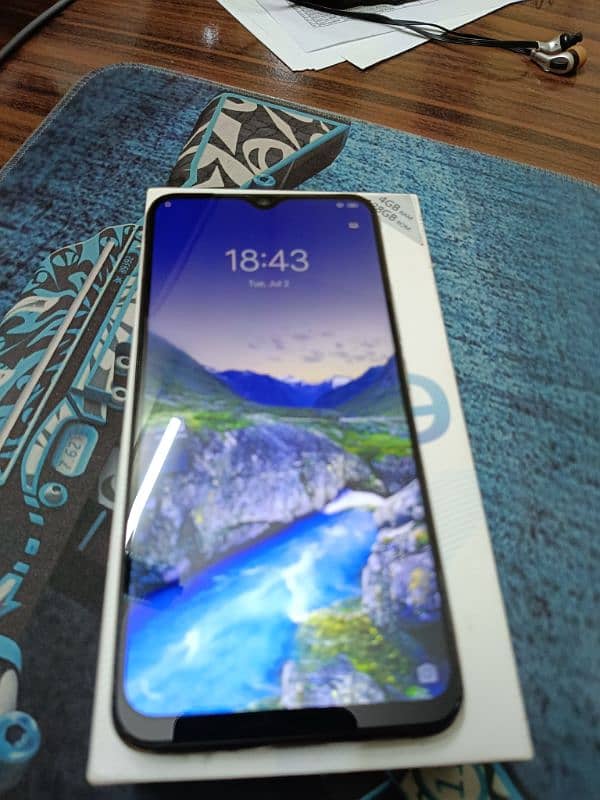 vivo y19 4/128 gb with box,original charger,wire. 4