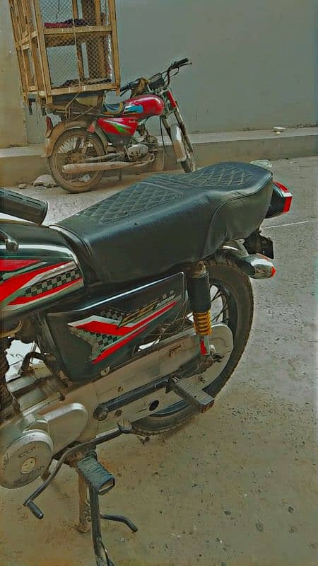 Honda 125 excellent condition 3