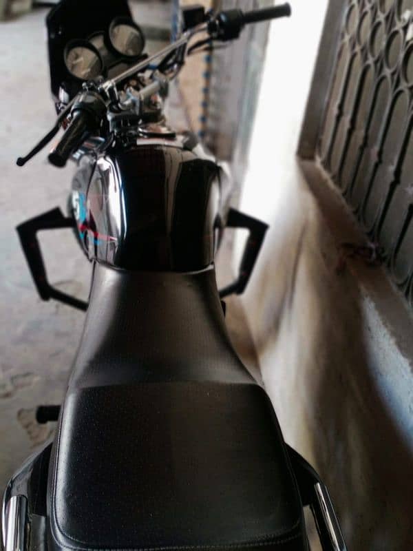 YAMAHA YBR 125 New condition 6