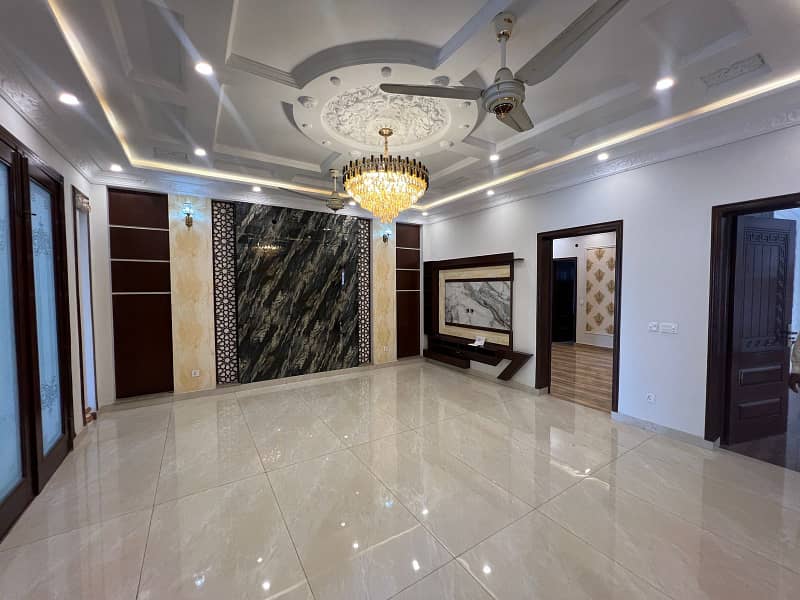 10 Marla Spanish Design Luxury House For Sale In Bahria Town 3