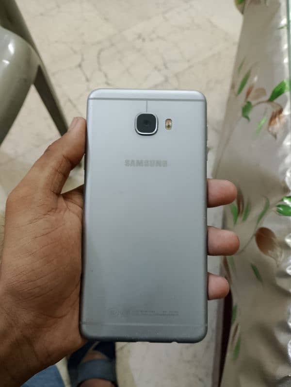 Samsung Galaxy C7 1