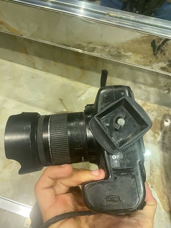 60D DSLR with lens 4