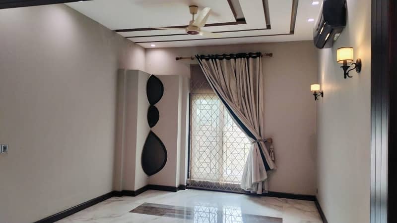 10 Marla House Is Available For Sale In Bahria Town Janiper Block Lahore 3