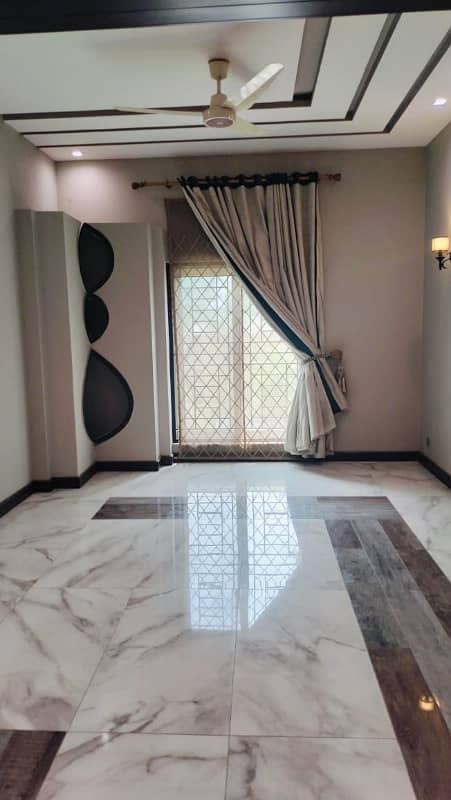 10 Marla House Is Available For Sale In Bahria Town Janiper Block Lahore 4