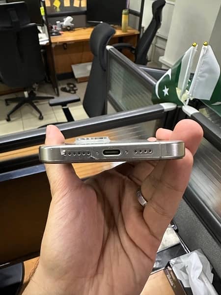 iPhone 15 pro max 256gb non pta 4