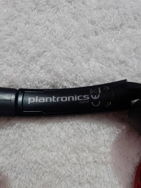 Plantronics And Wantek headset 11