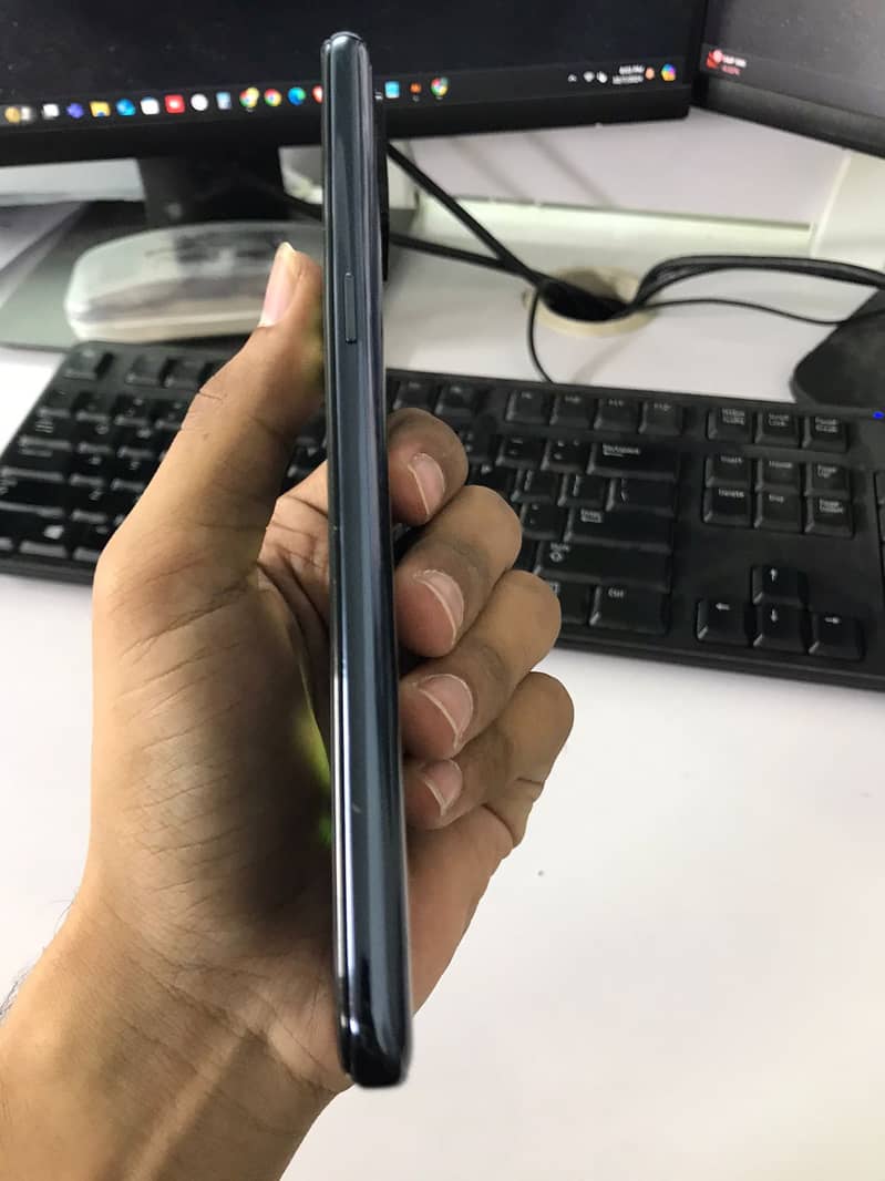 One Plus N10  6/128 Pta Approved 3