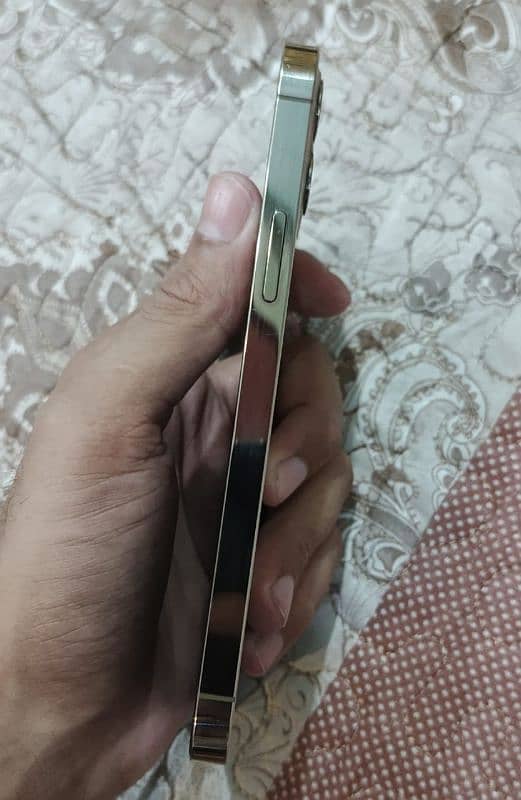 Iphone 12 PRO PTA APPROVED 4