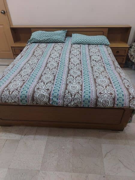 Bed set with Dresser 1