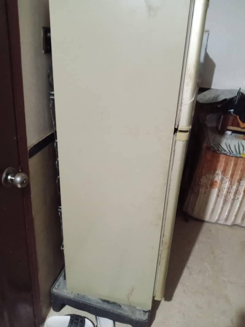 Dawlance refrigerator 0