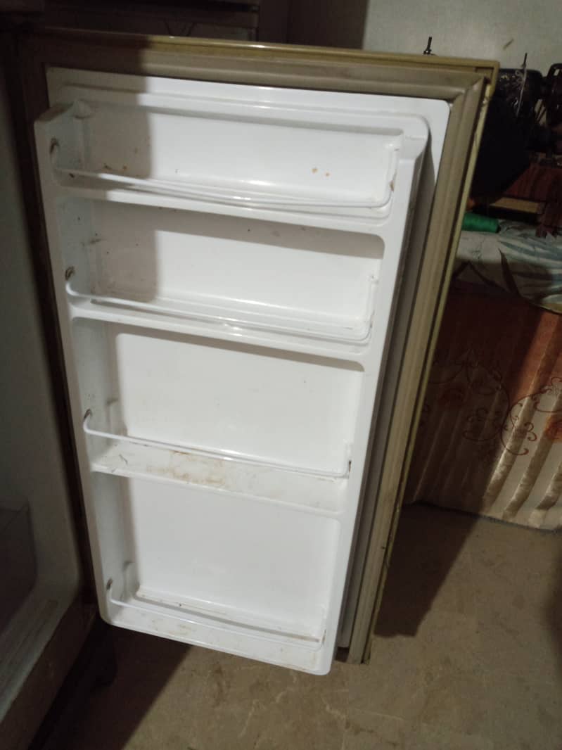 Dawlance refrigerator 1