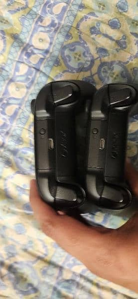 Selling 3 xbox series x controllers with type c and bluetooth 2