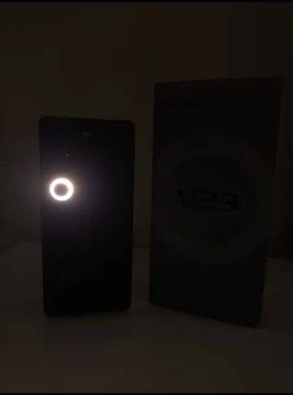 VIVO V29 4