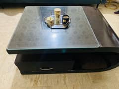 centre table with 8 ml glass 0