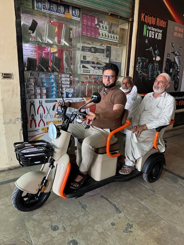 Three Wheel Electric Scooty For Disable Person or E- Bike 3