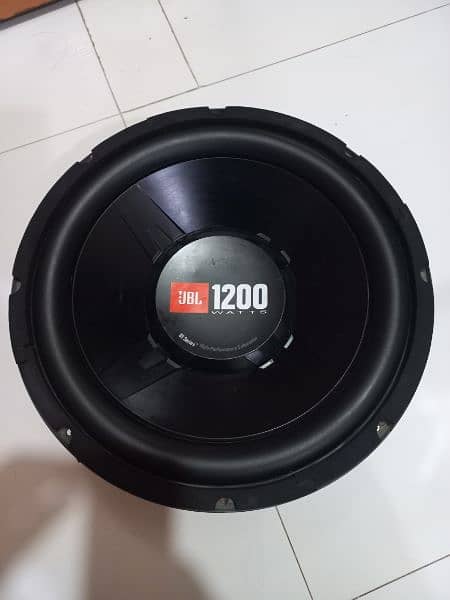 jbl woofer for car sound  not pioneer. its jbl 0