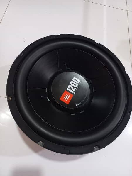 jbl woofer for car sound  not pioneer. its jbl 4