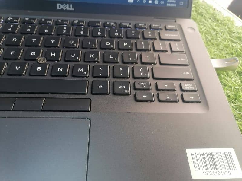 Dell 5400 i7 8th gen 16 GB RAM + glass less touch screen 7