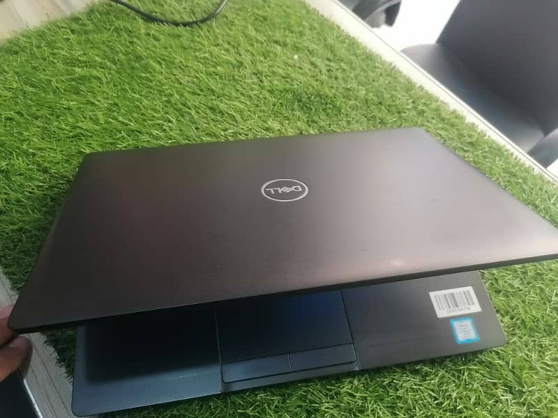 Dell 5400 i7 8th gen 16 GB RAM + glass less touch screen 8