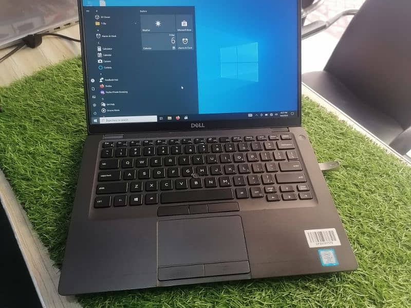 Dell 5400 i7 8th gen 16 GB RAM + glass less touch screen 10