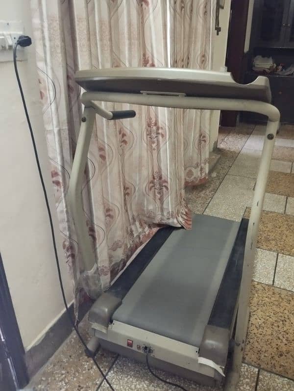 treadmill for sale in very good condition 2