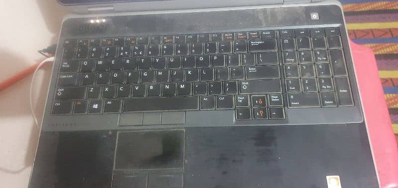 Dell Laptop 16/ 700gb 1